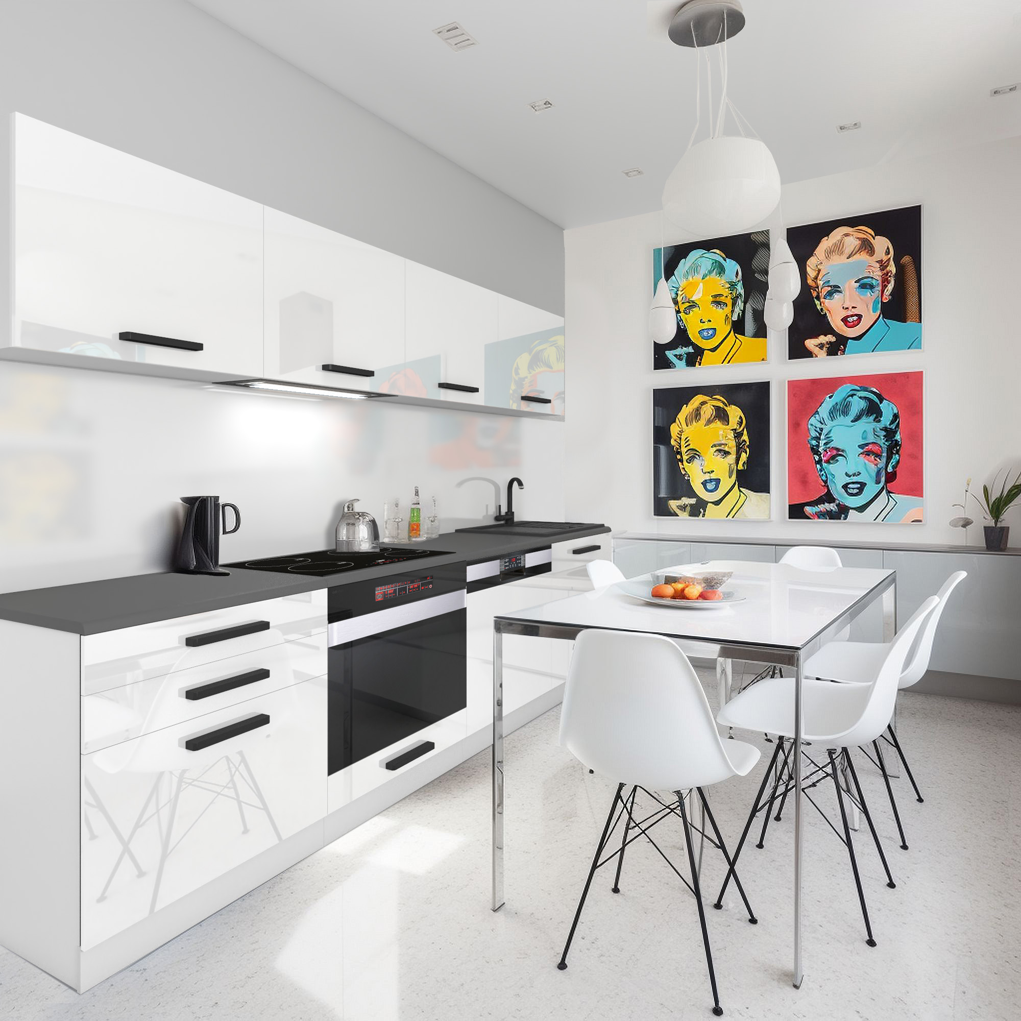 Moderne Küche mit weißen Möbeln und farbenfrohen Bildern