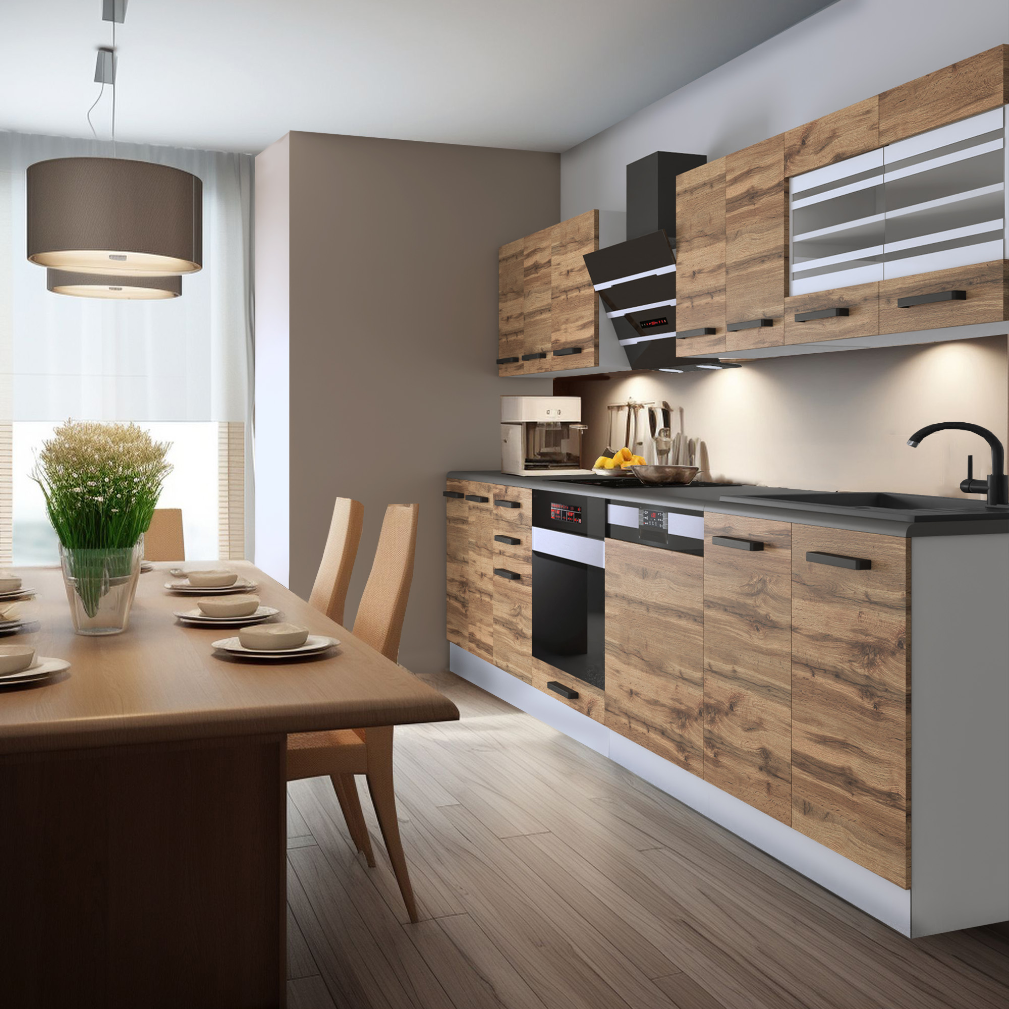 Küche mit Holzschränken und Esstisch