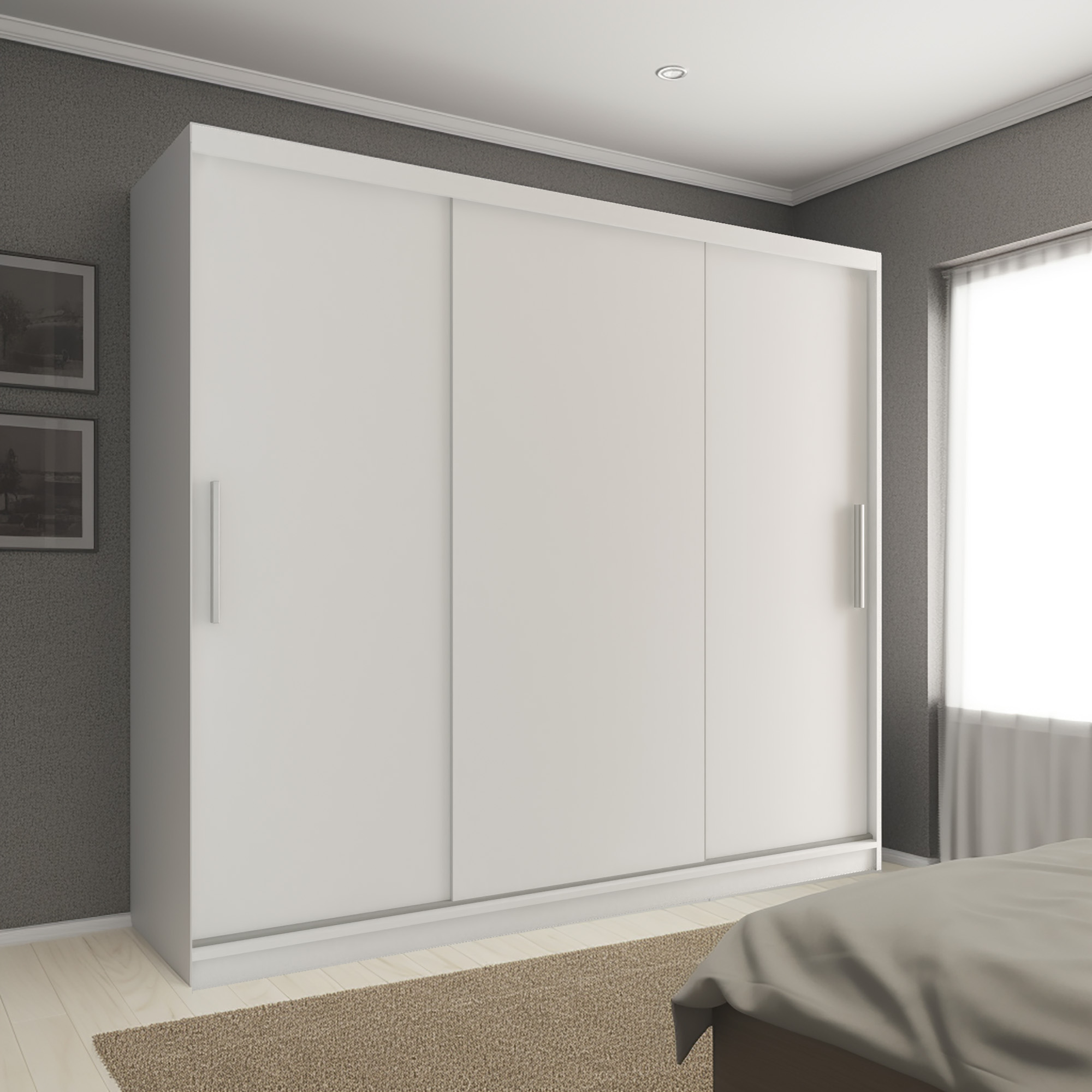 Weißer Gleittürenschrank im Schlafzimmer mit grauer Wand